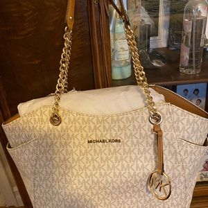 Michael Kors Jet set Satchel